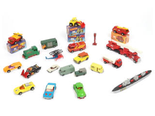 Lot 143 - DIVERS (21)