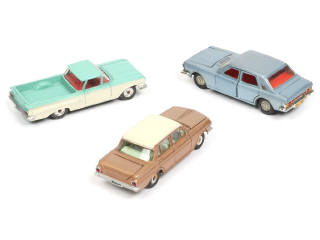 Lot 330 - DINKY TOYS (GB) (3)