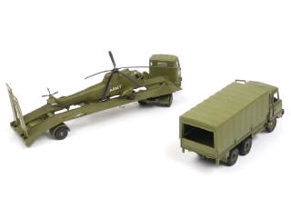 Lot 328 - DINKY TOYS (GB) (3)