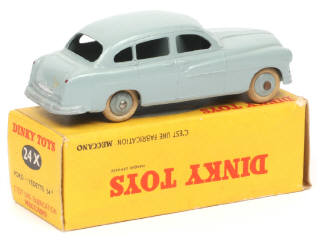 Lot 287 - DINKY TOYS (FRANCE) (1)