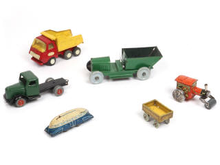 Lot 145 - DIVERS (6)