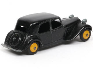 Lot 385 - DINKY TOYS (FRANCE) (1)