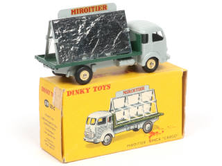 Lot 463 - DINKY TOYS (FRANCE) (1)