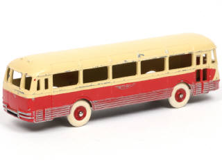 Lot 447 - DINKY TOYS (FRANCE) (1)