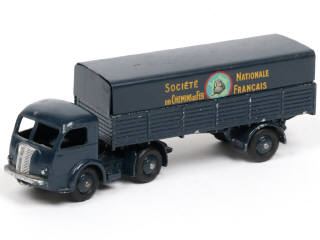 Lot 455 - DINKY TOYS (FRANCE) (1)