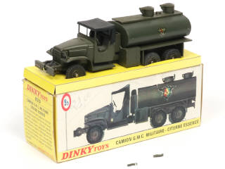 Lot 471 - DINKY TOYS (FRANCE) (1)