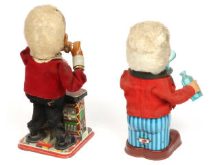 Lot 52 - DIVERS (2)