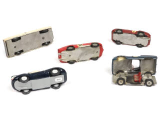 Lot 112 - DIVERS (5)