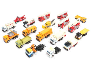 Lot 134 - DIVERS (18)