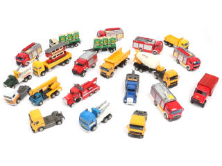 Lot 137 - DIVERS (22)