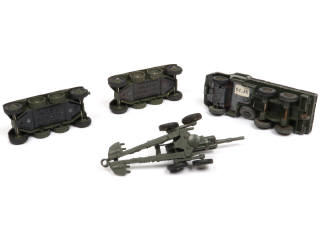 Lot 272 - DINKY TOYS (FRANCE) (4)