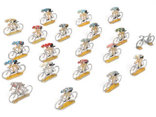 Lot 136 - DIVERS (20)
