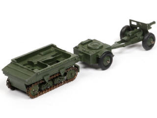 Lot 292 - DINKY TOYS (GB) (3)