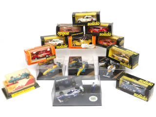 Lot 131 - DIVERS (14)