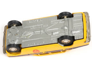 Lot 118 - DIVERS (9)