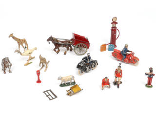 Lot 48 - DIVERS (17)