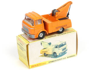 Lot 232 - DINKY TOYS (FRANCE) (1)