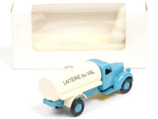 Lot 245 - CLUB DINKY FRANCE (1)
