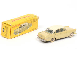 Lot 230 - DINKY TOYS (FRANCE) (1)