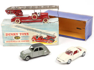 Lot 241 - DINKY TOYS (FRANCE) (3)