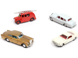 Lot 295 - DINKY TOYS (GB) (4)
