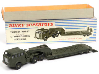 Lot 242 - DINKY TOYS (FRANCE) (1)
