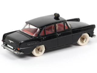 Lot 239 - DINKY TOYS (FRANCE) (1)