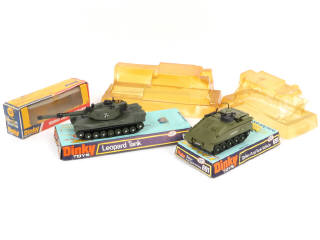 Lot 285 - DINKY TOYS (GB) (3)