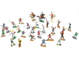 Lot 46 - DIVERS (32)
