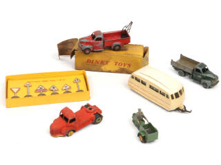 Lot 267 - DINKY TOYS (FRANCE) (6)