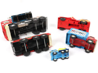 Lot 87 - DIVERS (6)