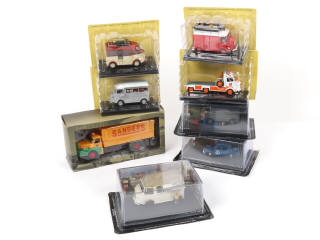 Lot 121 - DIVERS (8)
