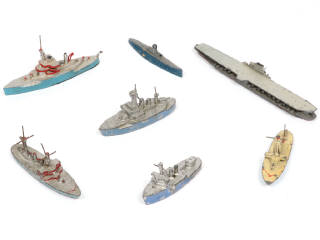 Lot 263 - DIVERS (7)