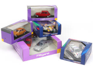 Lot 262 - DIVERS (6)