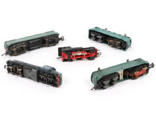 Lot 47 - DIVERS (HO) (5)