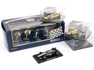 Lot 265 - DIVERS (8)