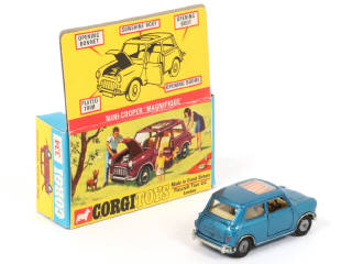 Lot 230 - CORGI TOYS (GB) (1)