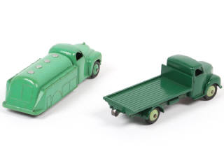 Lot 254 - DINKY TOYS (GB) (2)