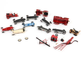 Lot 269 - DIVERS (12)