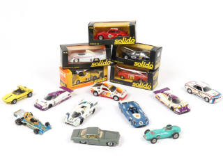 Lot 273 - DIVERS (15)