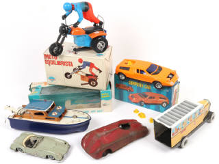 Lot 78 - DIVERS (6)