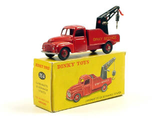 Lot 702 - DINKY TOYS (FRANCE) (1)