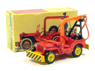 Lot 743 - DINKY TOYS FRANCE (1)