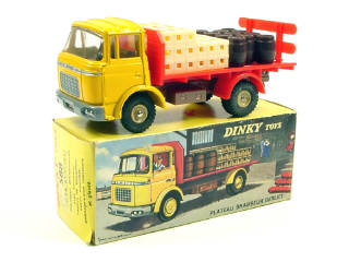 Lot 728 - DINKY TOYS FRANCE (1)