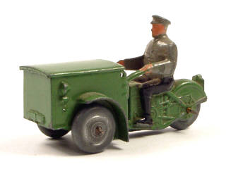 Lot 694 - DINKY TOYS (FRANCE) (1)