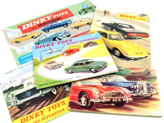 Lot 766 - DINKY TOYS (5)
