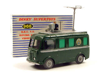 Lot 810 - DINKY TOYS (GB) (1)