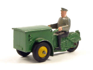 Lot 695 - DINKY TOYS (FRANCE) (1)