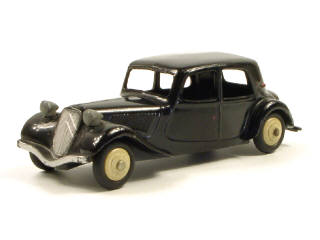 Lot 589 - DINKY TOYS (FRANCE) (1)