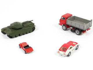 Lot 276 - DIVERS (4)